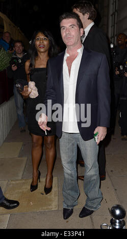 Promis am Groucho Club Featuring: Sinitta, Simon Cowell wo: London, Vereinigtes Königreich bei: 7. Juni 2013 Stockfoto