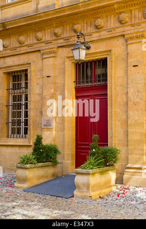 Typisches Haustür in Aix en Provence, Frankreich Stockfoto