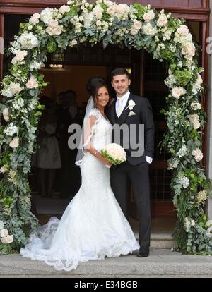 Die Hochzeit von Irland und West Brom Playler Shane Long auf ehemaligen Seite drei Modell Kayleah Adams in der St. Marys Church, Enniskerry C Stockfoto