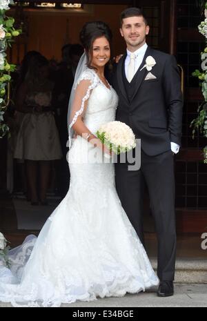 Die Hochzeit von Irland und West Brom Playler Shane Long auf ehemaligen Seite drei Modell Kayleah Adams in der St. Marys Church, Enniskerry County Wicklow.  Mitwirkende: Kayleah Adams, Shane Long wo: Wicklow, Irland bei: 15. Juni 2013 Stockfoto