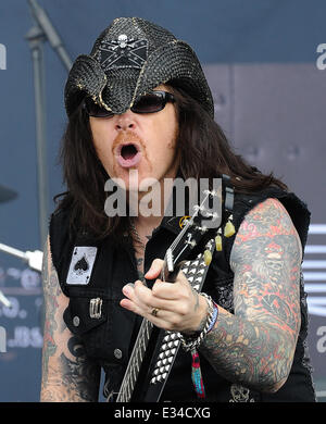 Download-Festival 2013 - Performances - Tag 2 Mitwirkende: Mitglieder Ricky Warwick Scott Gorham Damon Johnson Marco Mendoza Jimmy DeGrasso wo: Donington Park, Leicestershire, Vereinigtes Königreich bei: 15. Juni 2013 Stockfoto