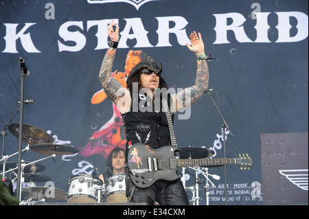 Download-Festival 2013 - Performances - Tag 2 Mitwirkende: Mitglieder Ricky Warwick Scott Gorham Damon Johnson Marco Mendoza Jimmy DeGrasso wo: Donington Park, Leicestershire, Vereinigtes Königreich bei: 15. Juni 2013 Stockfoto