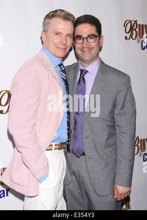 "Käufer und Keller" Opening Night am Barrow Street Theatre - Afterparty Featuring: Robert Cary, Jonathan Tolins Where: New York City, NY, USA bei: 24. Juni 2013 Stockfoto