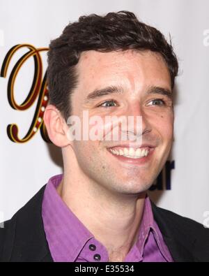 "Käufer und Keller" Opening Night am Barrow Street Theatre - Afterparty Featuring: Michael Urie Where: New York City, NY, USA bei: 24. Juni 2013 Stockfoto