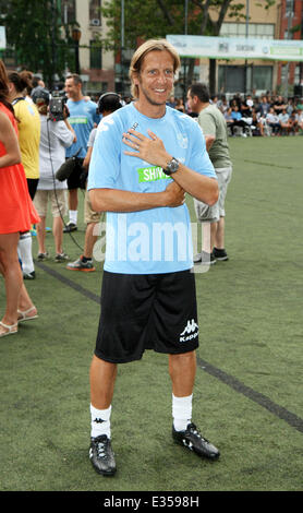 Die sechste Ausgabe Steve Nash Stiftung Showdown am Sarah D. Roosevelt Park mit: Massimo Ambrosini wo: Hoboken, New York Stockfoto