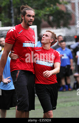 Die sechste Ausgabe Steve Nash Stiftung Showdown am Sarah D. Roosevelt Park mit: Joakim Noah, Stuart Holden Where: Kochfeld Stockfoto