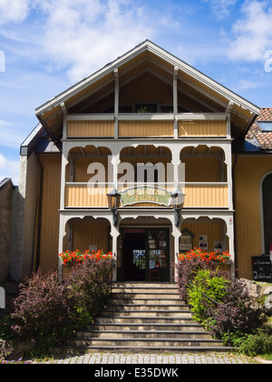 Alten getäfelten Holzhaus in dem Markt Platz Drobak Akershus Norwegen, jetzt mit ganzjährig Weihnachtsshop Stockfoto