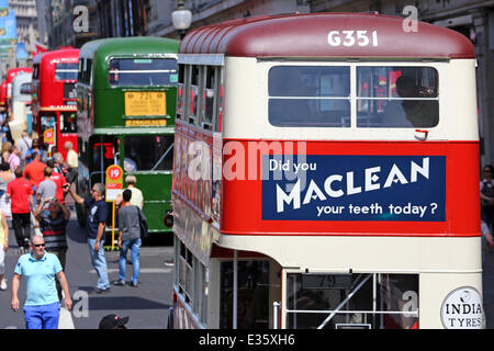 London, UK. 22. Juni 2014. Jahr der Bus Kavalkade in der Regent Street, London feiert die Rolle Busse in bewegen Menschen in London gespielt haben. Busse waren auf dem Display von 1829 bis zum heutigen Tag. Stockfoto