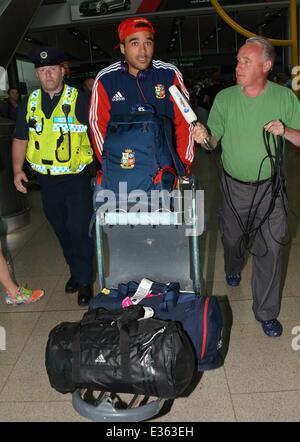 Die irische Mitglieder von The British & Irish Lions landen am Dublin Airport Featuring: Simon Zebo Where: Dublin, Irland: 10. Juli 2013 Stockfoto