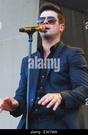 Taste of Chicago 2013 bei der Petrillo Musikmuschel im Grant Park - Performances mit: Robin Thicke wo: Chicago, Illinois, Vereinigte Staaten, wann: 11. Juli 2013 Stockfoto