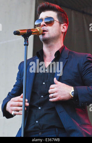 Taste of Chicago 2013 bei der Petrillo Musikmuschel im Grant Park - Performances mit: Robin Thicke wo: Chicago, Illinois, Vereinigte Staaten, wann: 11. Juli 2013 Stockfoto