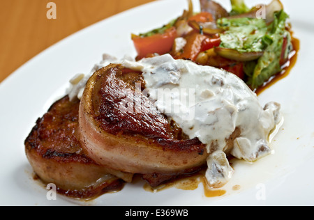 Gegrilltes Rinderfilet Medaillon mit sauce Stockfoto