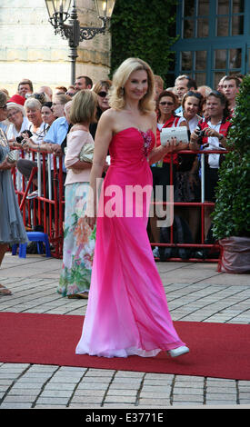 Gäste besuchen die Eröffnung der 2013 Bayreuth Festival mit: Eva Lind wo: BAYREUTH, FRANKEN, Deutschland bei: 25. Juli 2013 Stockfoto