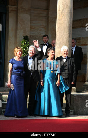 Gäste besuchen die Eröffnung 2013 Bayreuth Festival wo: BAYREUTH, FRANKEN, Deutschland bei: 25. Juli 2013 Stockfoto