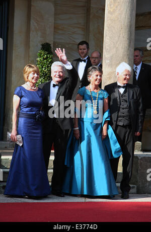 Gäste besuchen die Eröffnung 2013 Bayreuth Festival wo: BAYREUTH, FRANKEN, Deutschland bei: 25. Juli 2013 Stockfoto