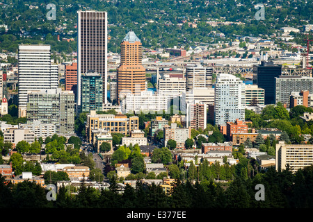 Die Innenstadt von Portland Oregon Stadtbild am Nachmittag. Ansicht von oben. Stockfoto