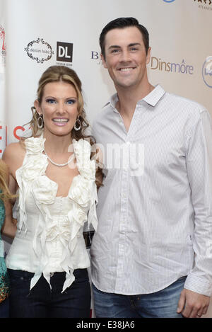 Die Hamels Stiftung 4. jährlichen Diamanten und Denim-Charity-Event mit den Phillies, Lifehouse 6ABC Bachelor Teilnehmer mit: Heidi Hamels, Cole Hamels Where: Philadelphia, PA, USA bei: 15. August 2013 Stockfoto