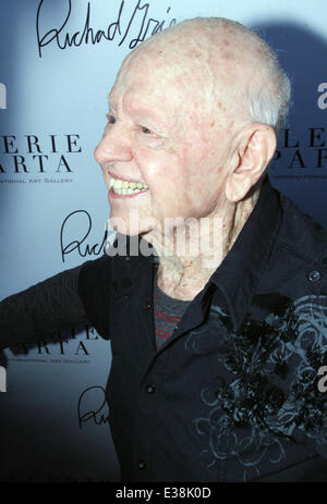 Heiligtum der Träumer: Richard Grieco Kunstausstellung Party - Ankünfte mit: Mickey Rooney Where: West Hollywood, CA, Vereinigte Staaten bei: 16. August 2013 Stockfoto