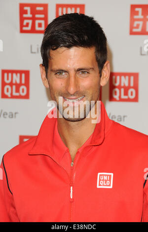 Novak Djokovic besucht die UNIQLO New Yorker Flagship-Store auf der Fifth Avenue mit: Novak Djokovic wo: Manhattan, NY, Vereinigte Staaten, wann: 20. August 2013 Stockfoto