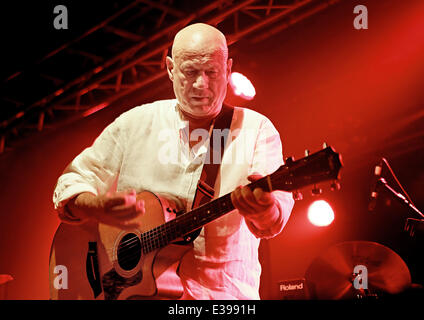 Neil Innes erklingt in Liverpool O2 Academy mit: Neil Innes Where: Liverpool, Kingsland, Vereinigtes Königreich bei: 26. August 2013 Stockfoto