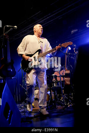 Neil Innes erklingt in Liverpool O2 Academy mit: Neil Innes Where: Liverpool, Kingsland, Vereinigtes Königreich bei: 26. August 2013 Stockfoto