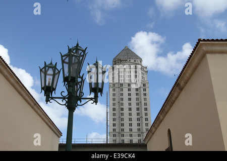 Oberen Rand der Miami-Dade County Courthouse, früher bekannt als das Dade County Courthouse, Stockfoto