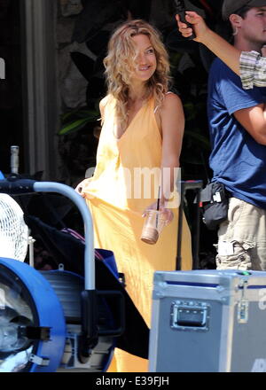 Kate Hudson entdeckt am Set von "Wunsch I Was Here" Dreharbeiten in Los Angeles mit co-star Joey King sporting eine neue Buzz am Set zu schneiden.  Mit: Kate Hudson wo: Los Angeles, CA, Vereinigte Staaten von Amerika bei: 30. August 2013 Stockfoto