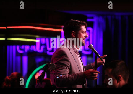 Christopher Sieber Minnesota junge tut gut, Konzert im Birdland-Leistung.  Mitwirkende: Christoph Sieber Where: New York, NY, Vereinigte Staaten von Amerika bei: 03 September 2013 Stockfoto