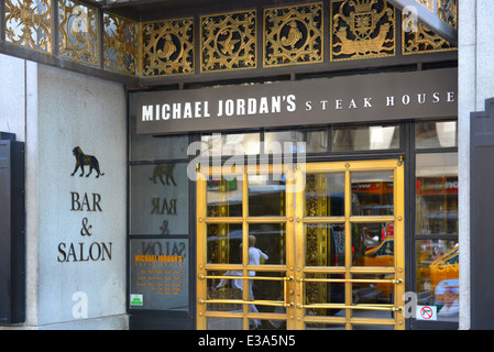 Michael Jordan es Steakhouse, Bar und Salon auf der Magnificent Mile, Michigan Av, Chicago Illinois Stockfoto