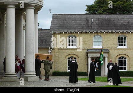 Die Totenmesse für Hugh van Cutsem, in Brentwood Kathedrale. Es nahmen hochrangige Royals.  Mitwirkende: Atmosphäre wo: Brentwood Essex, Großbritannien wenn: 11 September 2013 Stockfoto