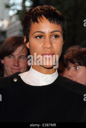 Drücken Sie Nacht für "Barking in Essex" am Theater Wyndhams mit: Zawe Ashton wo: London, Vereinigtes Königreich bei: 16 September 2013 Stockfoto