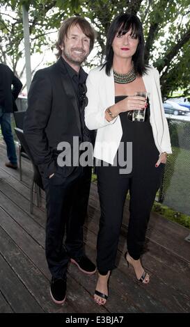 Cast & Gäste zusammenstellen für die irische Filmpremiere von "The O'Briens Movie' im G Hotel & Auge Kino, Galway.  Mitwirkende: Paddy Courtney, Fiona Courtney wo: Galway, Irland bei: 20 September 2013 Stockfoto