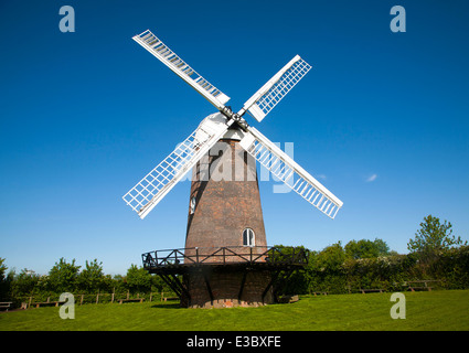 Wilton Windmühle erbaut 1821 befindet sich zwischen den Dörfern von Wilton und großes Bedwyn, Wiltshire, England Stockfoto