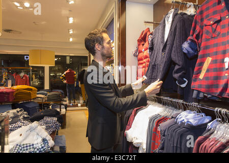 Ansons Fashion Night bei Ansons Store in der Mönkebergstraße Street.  Mitwirkende: Alexander Mazza wo: Hamburg, Deutschland bei: 25 September 2013 Stockfoto