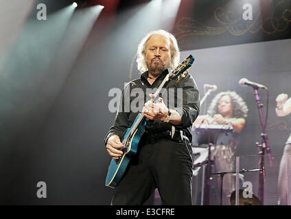 Barry Gibb in Manchester Arena mit: Barry Gibb Where: Manchester, Vereinigtes Königreich bei: 29 September 2013 Stockfoto