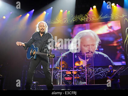 Barry Gibb in Manchester Arena mit: Barry Gibb Where: Manchester, Vereinigtes Königreich bei: 29 September 2013 Stockfoto