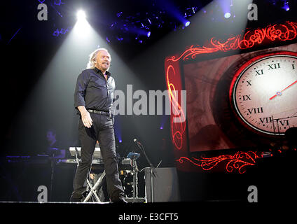 Barry Gibb in Manchester Arena mit: Barry Gibb Where: Manchester, Vereinigtes Königreich bei: 29 Sep 2013 ak Stockfoto