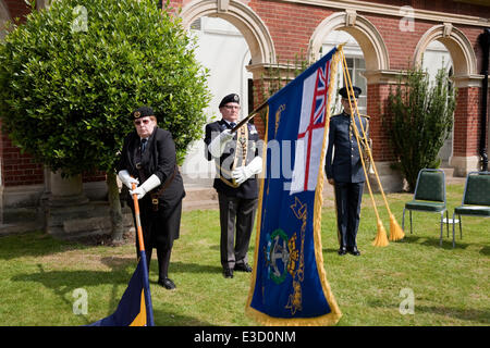 Bromley, UK, 23. Juni 2014, The Royal British Legion Personal besuchen die Bromley Rat jährliche Flagge heben Ceremon Credit: Keith Larby/Alamy Live News Stockfoto
