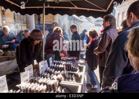 Award Gewinner Stroud Bauernmarkt am Samstag Morgen, Gloucestershire, UK Stockfoto