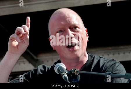 Matt Wrack - Generalsekretär der Fire Brigades Union - sprechen in Parliament Square, London, 21. Juni 2014 Stockfoto