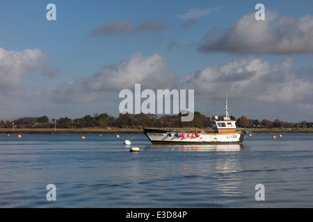 Blick über Chicester Kanal, West Itchenor, West Sussex, UK Stockfoto