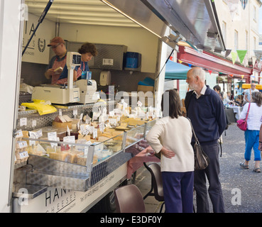 Stroud, einer kleinen Stadt in Gloucestershire im Süden der Cotswolds. Berühmt für seine Samstag Bauernmarkt. Stockfoto