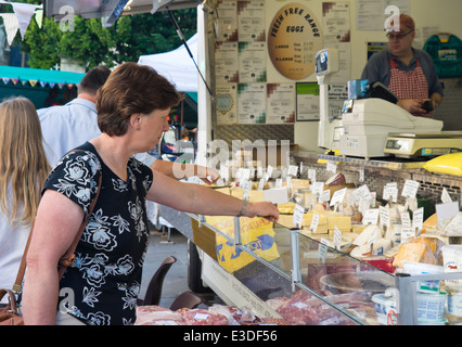 Stroud, einer kleinen Stadt in Gloucestershire im Süden der Cotswolds. Berühmt für seine Samstag Bauernmarkt. Stockfoto