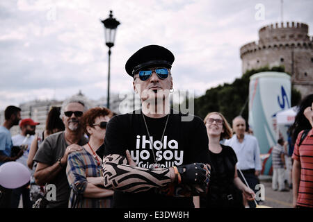 Thessaloniki, Griechenland. 21. Juni 2014. Die Gay Community von Thessaloniki organisiert zum dritten Mal in Folge die Thessaloniki Gay Pride 2014. Hunderte von Schwulen vorgeführt im Zentrum von Thessaloniki © Giannis Papanikos/NurPhoto/ZUMAPRESS.com/Alamy Live-Nachrichten Stockfoto