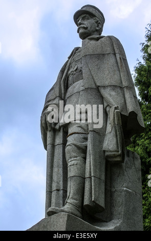 Statue von general Ferdinand Foch auf der Lichtung des Waffenstillstandes / Clairière de l'Armistice, WWI-Denkmal in Compiègne, Frankreich Stockfoto