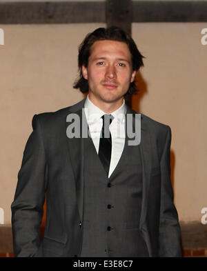 Anreise für die Shakespeares Globe Gala-Dinner mit London: David Oakes Where: London, Vereinigtes Königreich bei: 17. Oktober 2013 Stockfoto