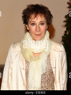 Anreise für die Shakespeares Globe Gala-Dinner mit London: Zoe Wanamaker wo: London, Vereinigtes Königreich bei: 17. Oktober 2013 Stockfoto