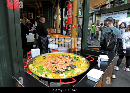 Paella-spanischen Fastfood-Stand auf London Borough Market UK Stockfoto