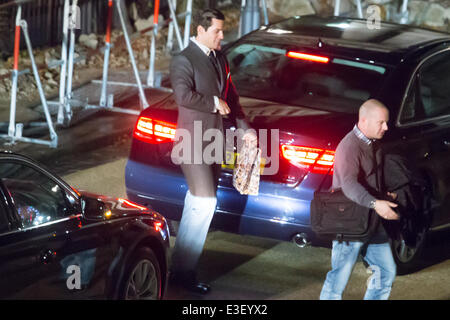 Henry Cavil gesehen am set für "Der Mann von U.N.C.L.E" London mit: Henry Caville Where: London, Vereinigtes Königreich bei: 24. Oktober 2013 Stockfoto