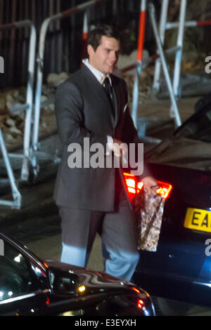 Henry Cavil gesehen am set für "Der Mann von U.N.C.L.E" London mit: Henry Caville Where: London, Vereinigtes Königreich bei: 24. Oktober 2013 Stockfoto